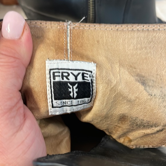 Frye Pattie BlackLeather Belt Cute Ankle Booties - Picture 4 of 7